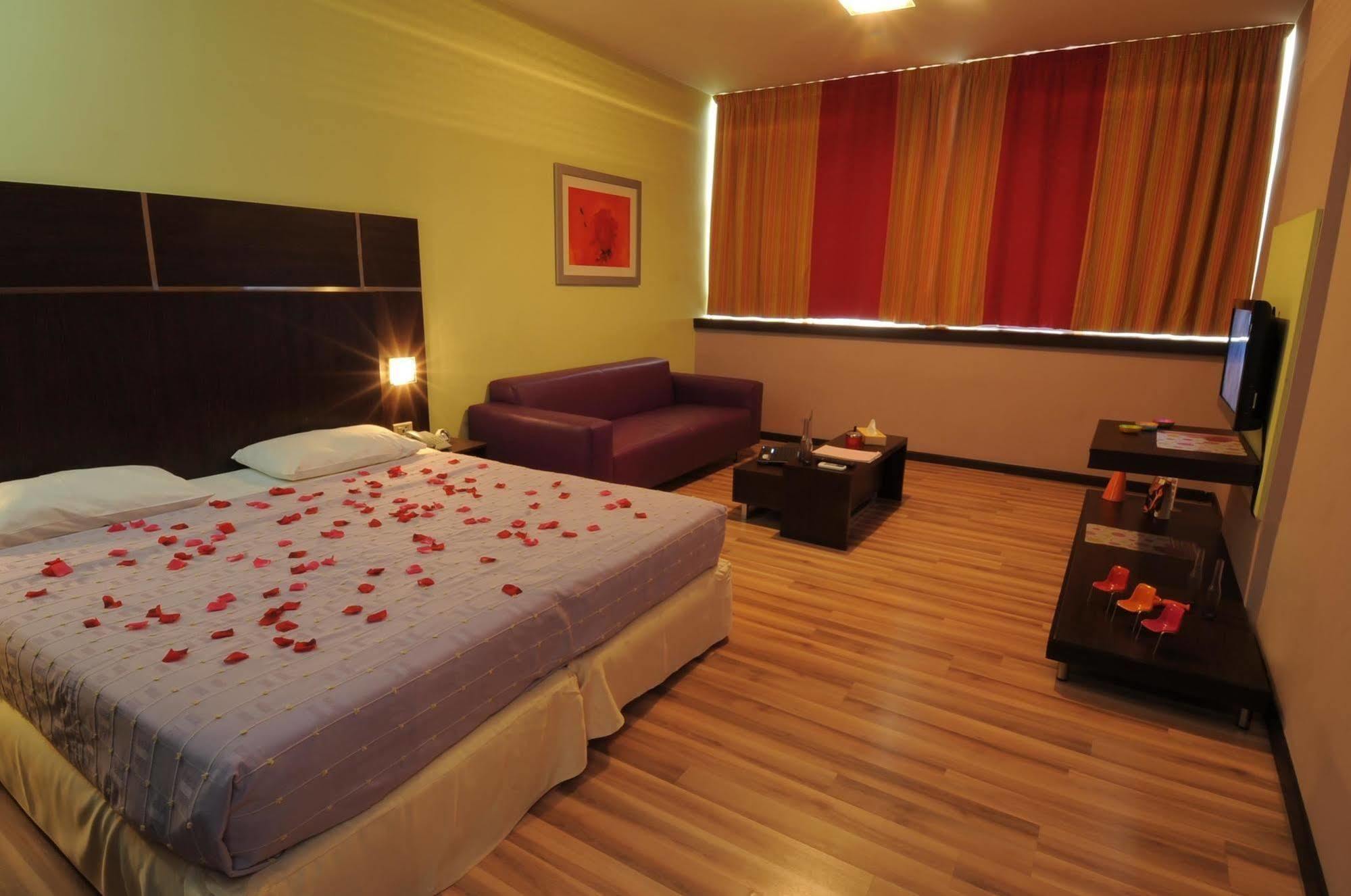 Suite Hotel Merlot - Бейрут Екстериор снимка